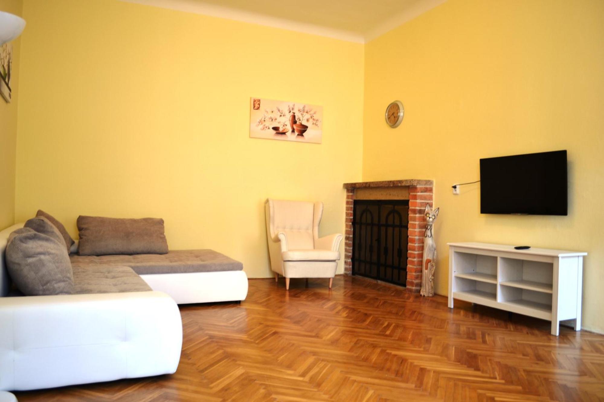 Sunflower 2Bdr Flat By Ruterra Prague Exterior photo