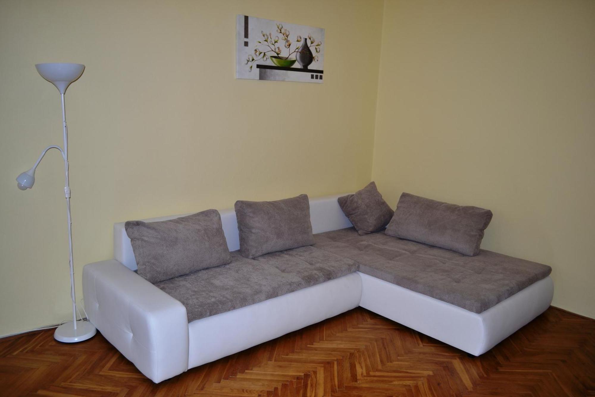 Sunflower 2Bdr Flat By Ruterra Prague Exterior photo